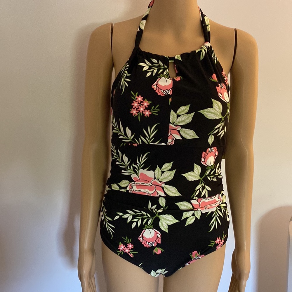 NWT sz M(8-10) Crane one piece swimsuit, tied in back.Black with rose print! - Picture 7 of 8